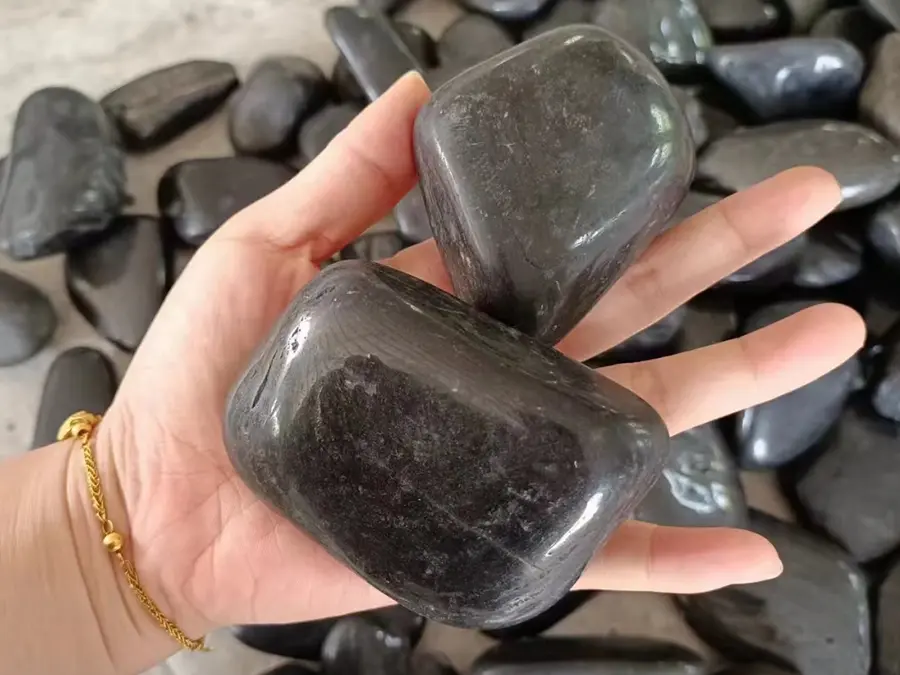 Large pebbles